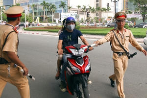 Cảnh sát giao thông được quyền xử phạt không lập biên bản