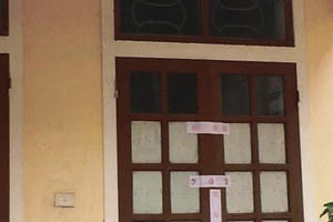 Thầy hiệu phó treo cổ tự tử trong phòng làm việc Thầy hiệu phó treo cổ tự tử trong phòng làm việc