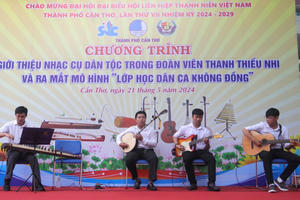 Cần Thơ: Đưa nhạc cụ dân tộc, âm nhạc truyền thống vào trong học đường