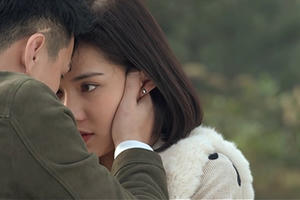 Xem 'Chạy trốn thanh xuân' tập 31: An hôn Phi cháy bỏng, bà Mỹ tiết lộ về bố đẻ của An?