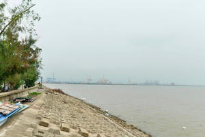 Bộ NN-MT yêu cầu địa phương khẩn trương gia cố tuyến đê trực diện biển