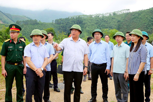 Chủ tịch UBND tỉnh Phú Thọ: Không để cán bộ xã Trung Sơn làm việc trong nhà bạt dựng tạm