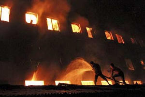 Hà Nội: Cháy 4 nhà xưởng trong đêm, 8 người chết và mất tích