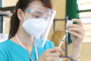 Các tỉnh tăng tốc tiêm mũi 3 vaccine phòng COVID-19 Các tỉnh tăng tốc tiêm mũi 3 vaccine phòng COVID-19