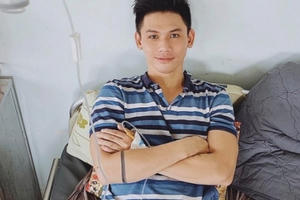 Ca sĩ Đại Nhân bị tai biến tắc mạch máu não