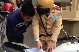 "Tập trung xử lý đối tượng xăm trổ, ngổ ngáo vi phạm luật giao thông"