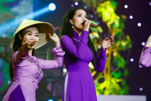 Thúy Huyền bolero: Khi cuộc đời vận vào đúng cái tên “sầu nữ”