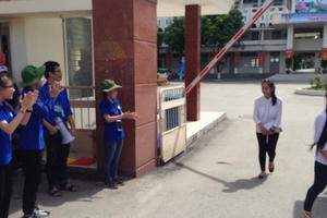 Thi THPT Quốc gia 2016: Thí sinh “đau đầu” vì đề môn toán quá... hóc búa