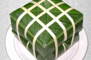 Tình người Việt Nam và tấm bánh chưng ngày Tết