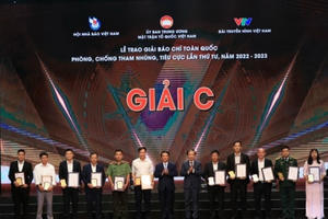 Báo PLVN giành 2 Giải Báo chí toàn quốc phòng, chống tham nhũng, tiêu cực Báo PLVN giành 2 Giải Báo chí toàn quốc phòng, chống tham nhũng, tiêu cực