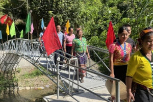 Khánh thành cầu dân sinh Bản Thoong