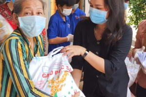 Chia sẻ yêu thương – đẩy lùi COVID-19