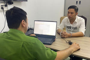 TP.HCM: Bắt nhóm đối tượng lừa đảo qua hình thức dịch vụ giao hàng thu hộ tiền