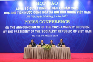 Gần 100.000 phạm nhân đã được đặc xá