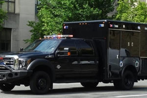 Chiếc xe thùng đặc biệt trong dàn ô tô hộ tống Phó Tổng thống Mỹ