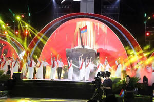 Hào hùng Cầu truyền hình nghệ thuật “Bản trường ca hòa bình” Hào hùng Cầu truyền hình nghệ thuật “Bản trường ca hòa bình”