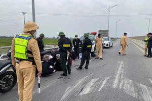 Kiểm tra, xử lý hàng loạt trường hợp vi phạm trên cao tốc trong 9 ngày nghỉ Tết Kiểm tra, xử lý hàng loạt trường hợp vi phạm trên cao tốc trong 9 ngày nghỉ Tết