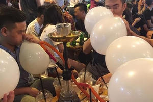 Hà Nội vẫn tràn lan bóng cười Hà Nội vẫn tràn lan bóng cười