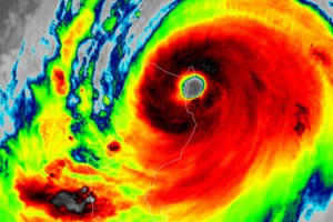 Hình ảnh đầu tiên về siêu bão Mangkhut tấn công Philippines