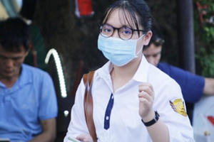 Bất ngờ điểm chuẩn trường THPT chuyên Ngoại ngữ