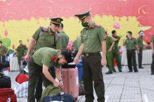 300 cán bộ, học viên Công an chi viện Đồng Nai chống dịch