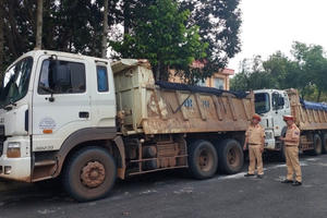 Công an Bình Phước “mật phục”, xử lý hàng loạt xe quá tải trọng