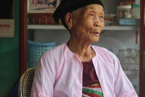 “Biết đâu giấy báo tử sai, các con lại về với mẹ!”