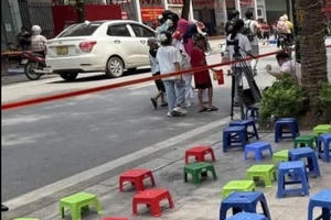 Công an kiên quyết dẹp bỏ tình trạng 'xếp ghế giữ chỗ' xem diễu binh rồi bán thu lợi