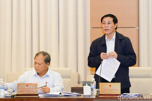 'Bắt thì hoành tráng, xin lỗi công khai chưa đầy 2 phút'