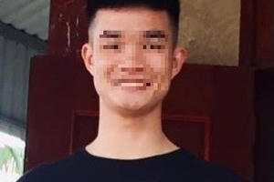 Vận động đối tượng trốn truy nã lẩn trốn tại nước ngoài đầu thú