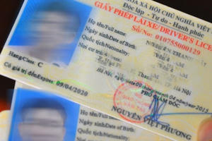 Đổi giấy phép lái xe trực tuyến được giảm lệ phí