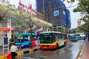 Xe buýt, đường sắt đô thị phục vụ xuyên Tết Dương lịch 2024