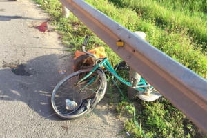 Cán nát chân một phụ nữa, tài xế xe tải bỏ trốn từ Hà Tĩnh ra Hải Phòng Cán nát chân một phụ nữa, tài xế xe tải bỏ trốn từ Hà Tĩnh ra Hải Phòng