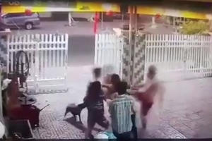 An Giang: Tạm đình chỉ 2 công an đánh hàng xóm nhập viện An Giang: Tạm đình chỉ 2 công an đánh hàng xóm nhập viện