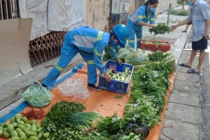 "Siêu thị 0 đồng" của 4 chị lao công "Siêu thị 0 đồng" của 4 chị lao công