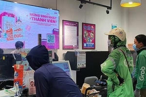 Hà Nội cấp phép hoạt động cho hơn 14.000 shipper