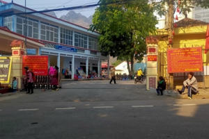 Hà Giang: Nghi ngộ độc sau khi ăn thực phẩm được đoàn từ thiện phát, 100 học sinh nhập viện Hà Giang: Nghi ngộ độc sau khi ăn thực phẩm được đoàn từ thiện phát, 100 học sinh nhập viện