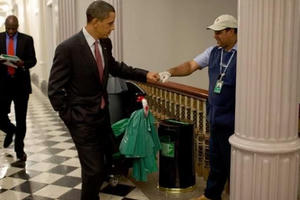 Khoảnh khắc đời thường bình dị của Obama trong 2 nhiệm kỳ