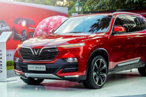 Tin kinh tế 6AM: USD lên đỉnh kéo giá vàng chững lại; những chiếc VinFast Lux SA2.0 và Lux A2.0 đầu tiên lăn bánh