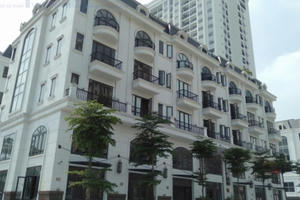 Cận cảnh bên trong 7 căn liền kề có dấu hiệu sai phạm tại phố Sài Đồng, Long Biên