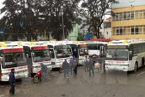 "Bốc" xe khỏi bến: Hà Nội đã làm nhưng có đúng hết chủ trương?