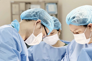 Bóc tách thành công 20 cục u xơ lớn nhỏ cho bệnh nhân nữ U50