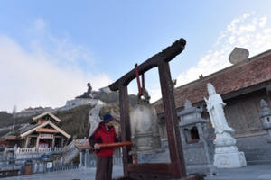 Du ngoạn quần thể tâm linh kì vĩ tại Fansipan