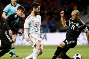 Tây Ban Nha 6-1 Argentina: Tỉ số không tưởng