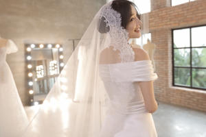 Nhã Phương đích thị là cô dâu của năm khi diện những thiết kế váy cưới trong mơ của mọi cô gái