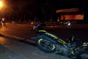 Huế: Trong đêm khuya va chạm kinh hoàng giữa 2 xe máy, 4 người thương vong