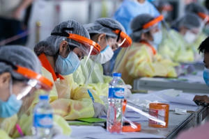 Ngày 28/2, cả nước có 94.385 ca nhiễm Covid-19, trong đó 66 nghìn ca ngoài cộng đồng