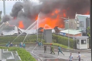 Cháy nhà xưởng ở Thành phố Hồ Chí Minh, phát hiện một người tử vong