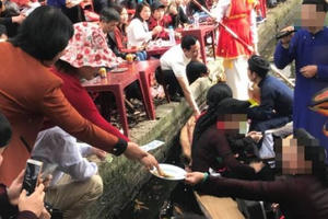 Nghiêm cấm hát quan họ ngửa nón nhận tiền ở hội Lim