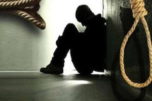 Nguyên chủ tịch thị trấn tử vong trong tư thế treo cổ tại nhà riêng